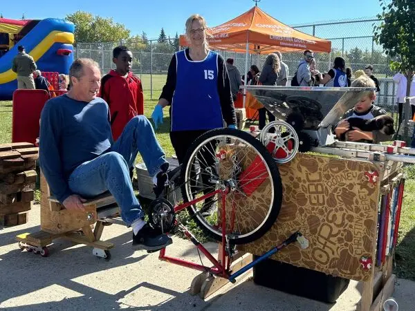 Apple Annihilator being peddled to crust apples at Millhurst Community League Sakaw Gardens location